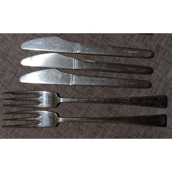 BOAC Flatware & Knives (6 Total) Forks Have 3 Tynes British Overseas Airlines - Picture 2 of 9